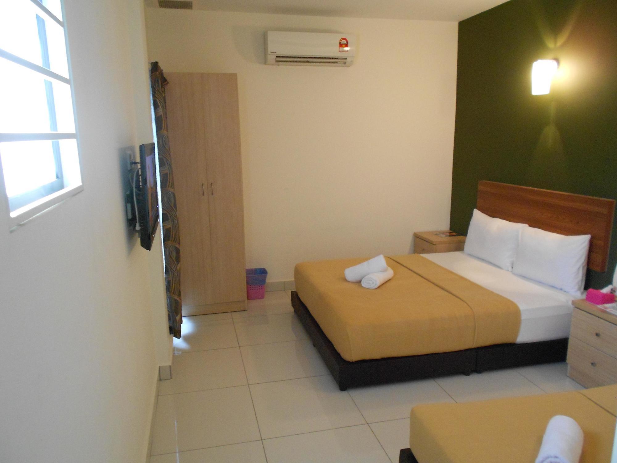 Coop Hotel Putrajaya & Cyberjaya Kampung Dengkil Esterno foto